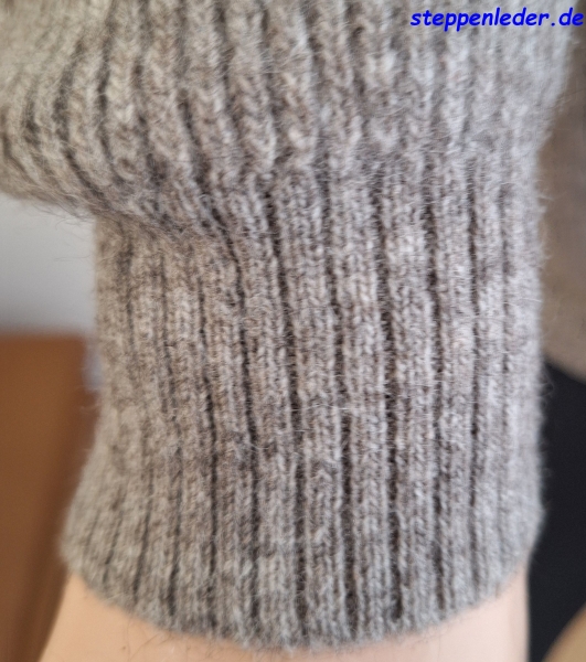 Damen-Rollkragenpullover aus 70% Yak und 30% Schafwolle in grau; aus der Mete ® Collection